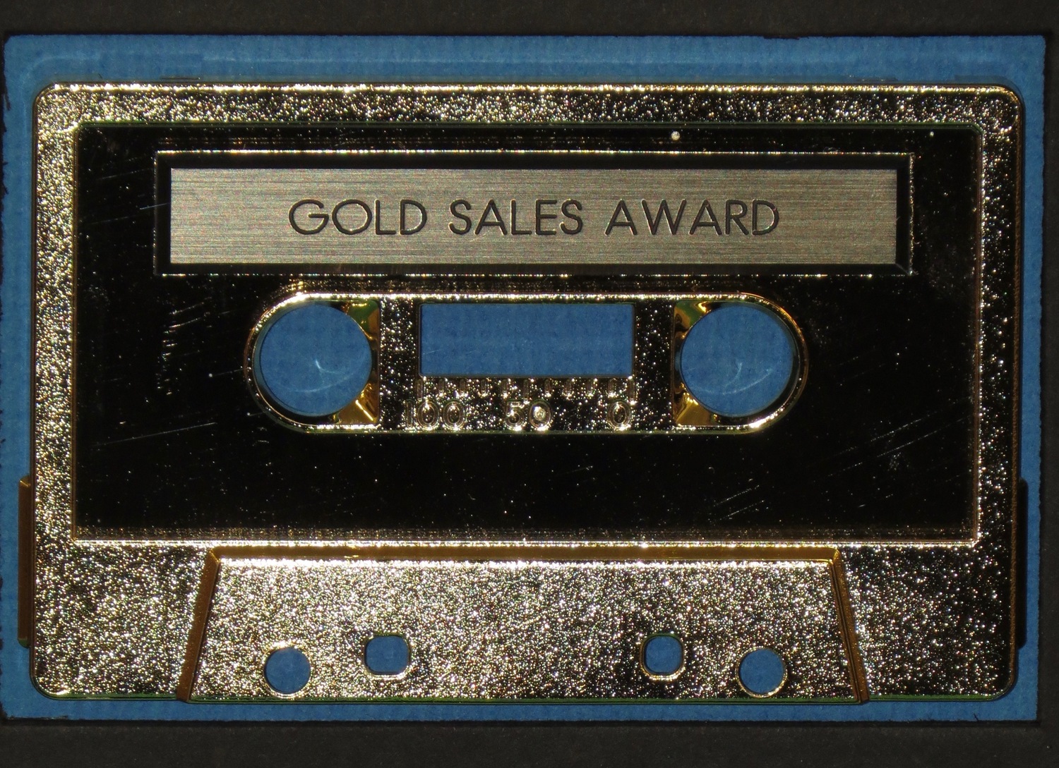 Debut RIAA Gold Award Presented to Foo Fighters