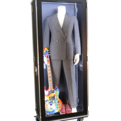 Show-Case Eric Clapton, stage worn Armani Suit with Shoes & Gibson Eric Clapton Fool SG Guitar