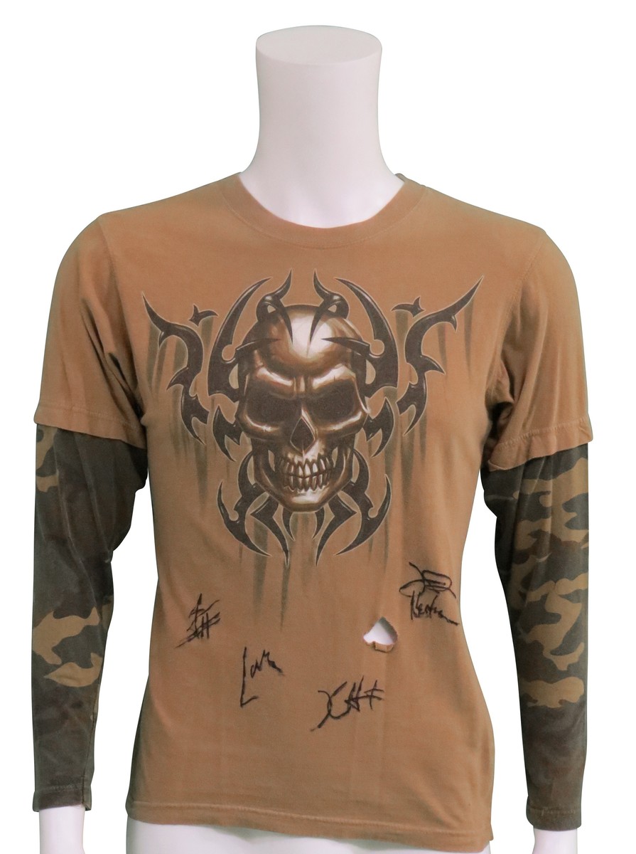 Skull-Longsleeve Shirt Worn by James Hetfield and signed by the Band