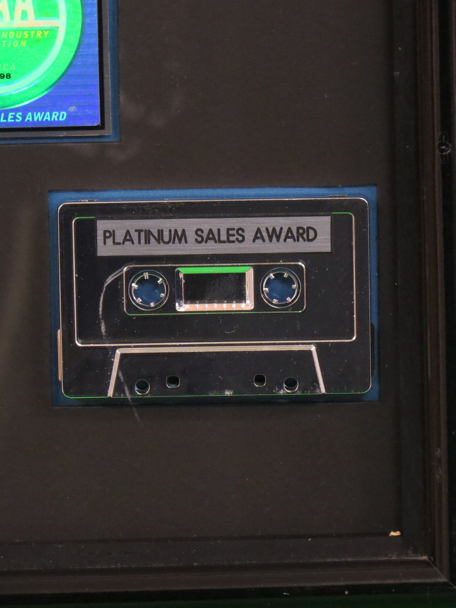 There's nothing left to lose RIAA Platinum Award Presented to Foo Fighters